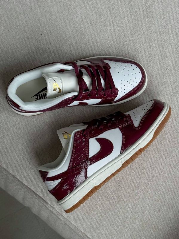 SB Dunk Burgundy Croc 36