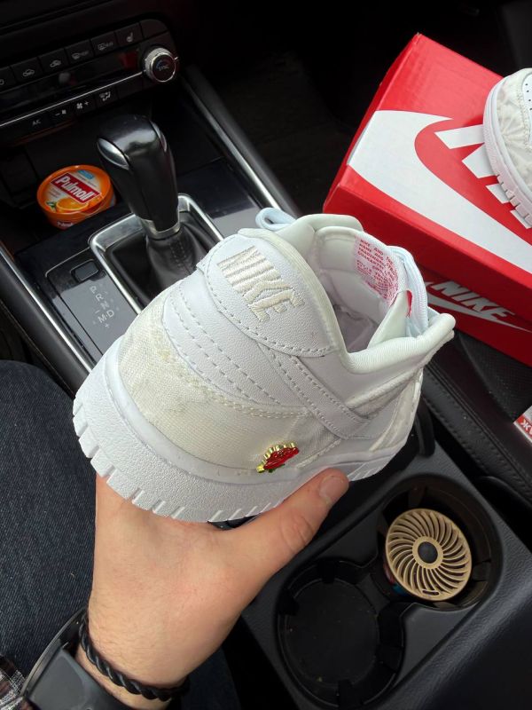 Dunk Give Her Flowers 41
