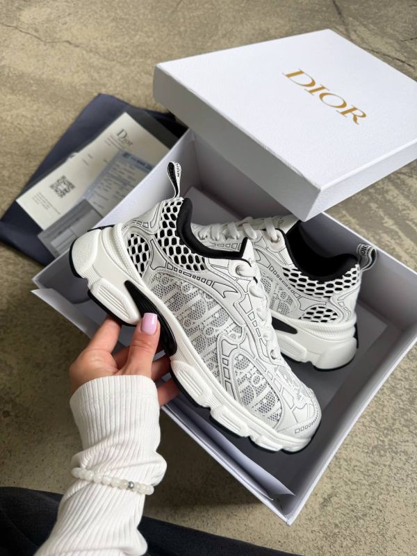 Dior Chrono Sneaker 36