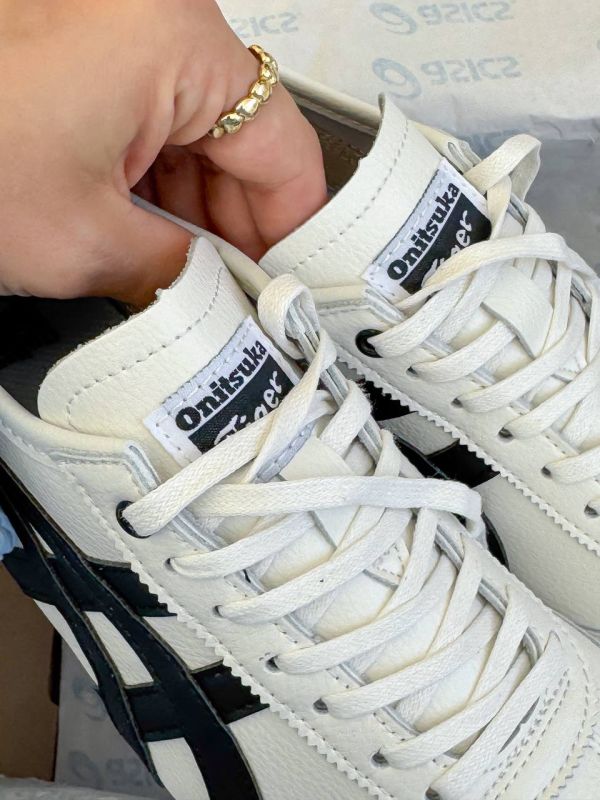 Onitsuka Tiger White/Black 37