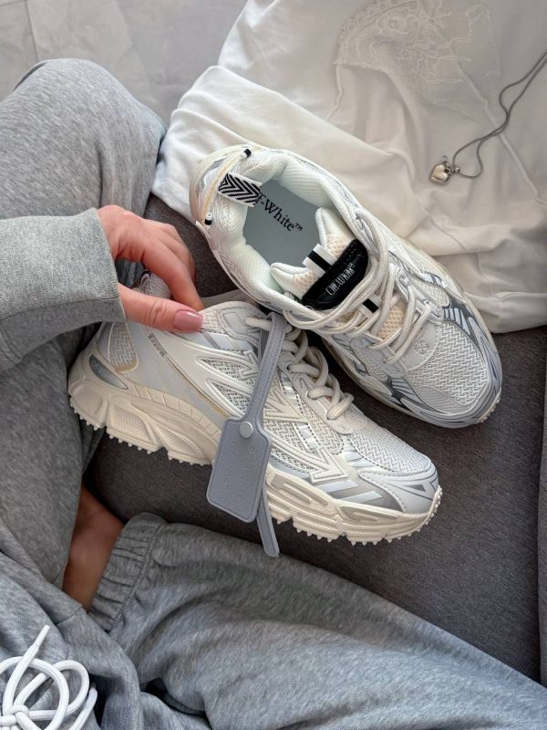 OFF WHITE | BE RIGHT BACK • WHITE