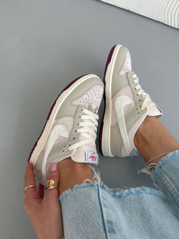 Dunk Low  Wmns Valentine`s Day 39