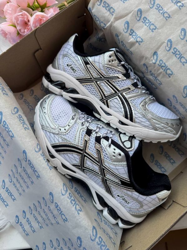 Gel Nimbus 10.1 Silver/Black 36