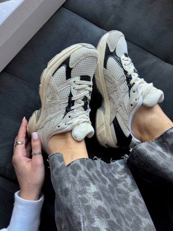 Gel-1130  White/Black 36