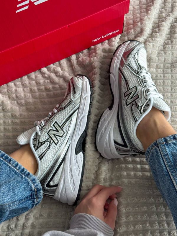 740 V2 White/Silver/Black 37