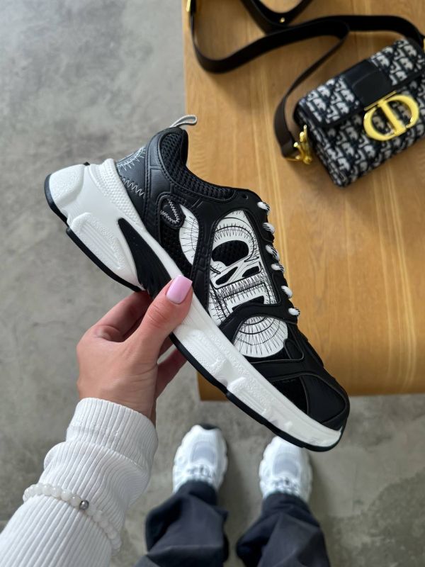 Dior Chrono Sneaker 36