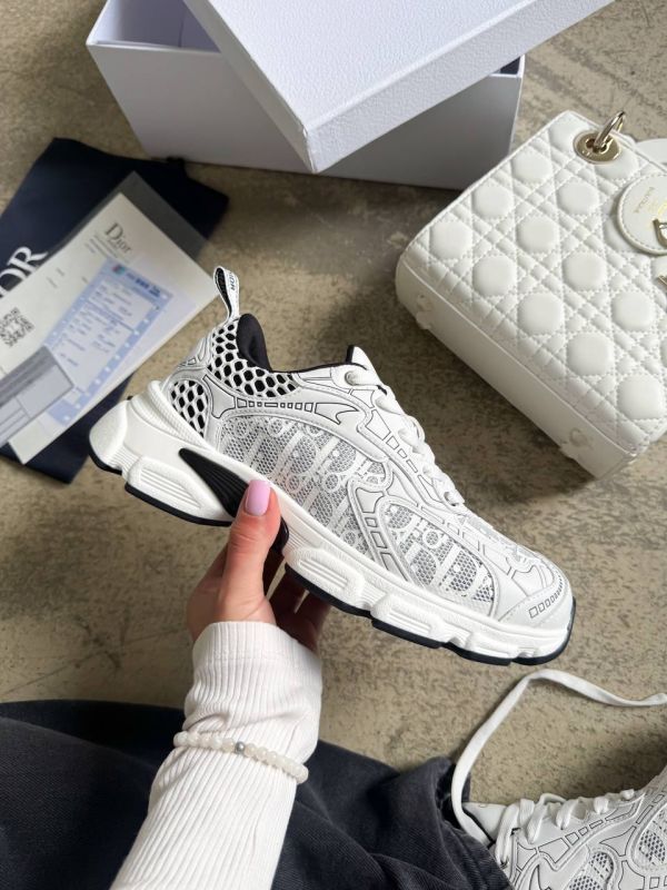 Dior Chrono Sneaker 36