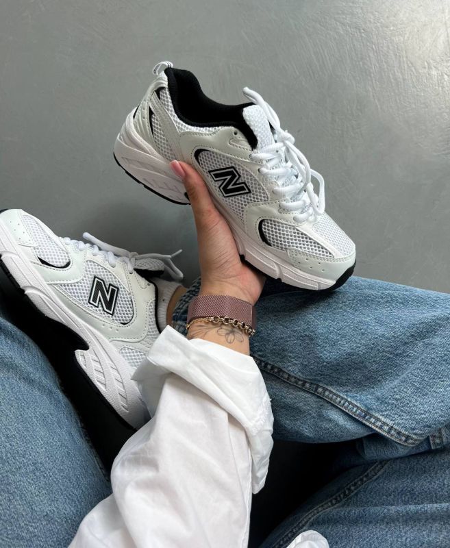 530 Black/White 37