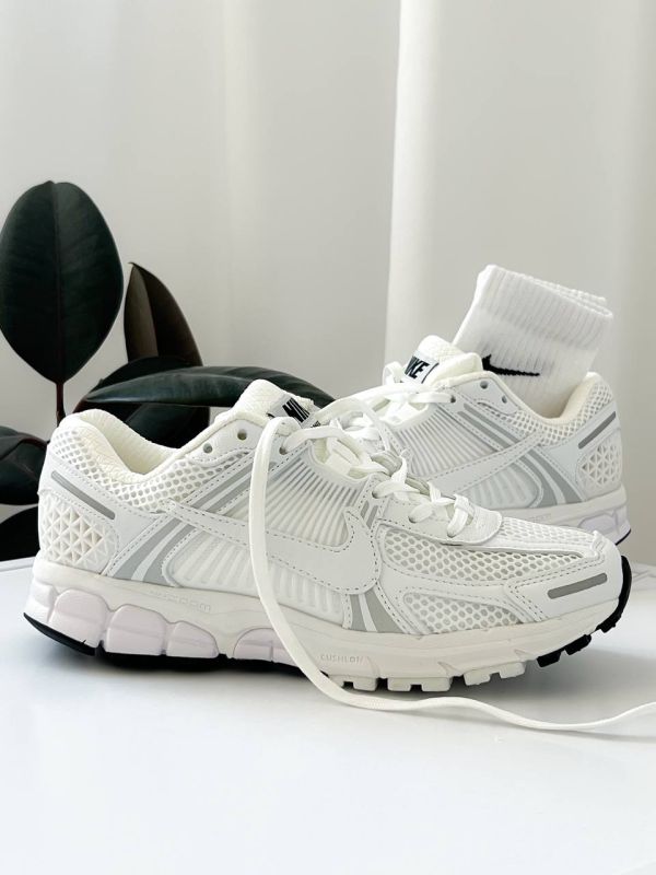 Zoom Vomero 5 White