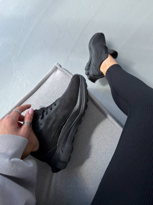 Alo Yoga Runner Black 36