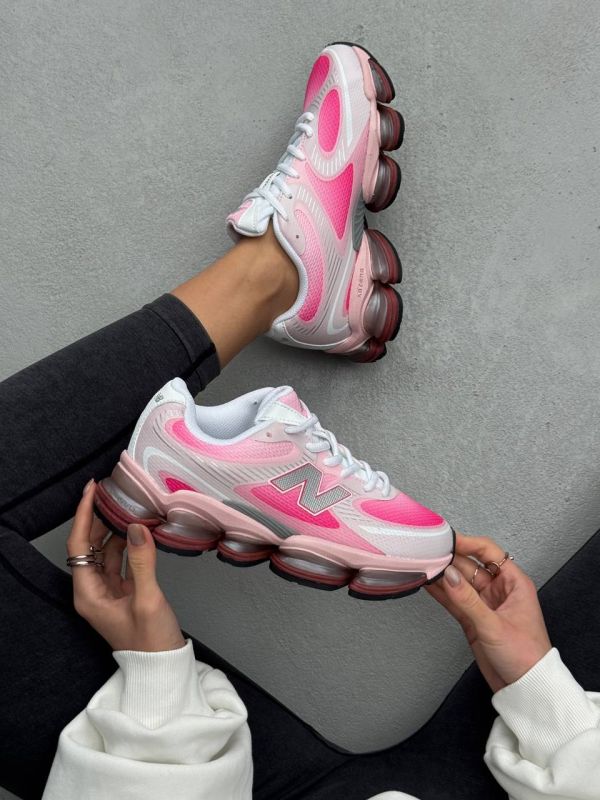 New Balance 2000 Pink