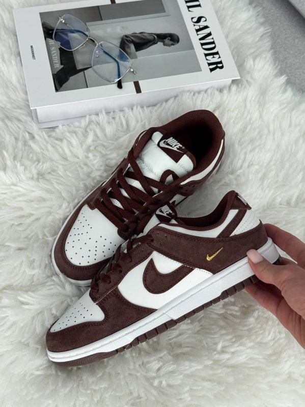 DUNK LOW Sail/ Red Sepia-Metallic Gold
