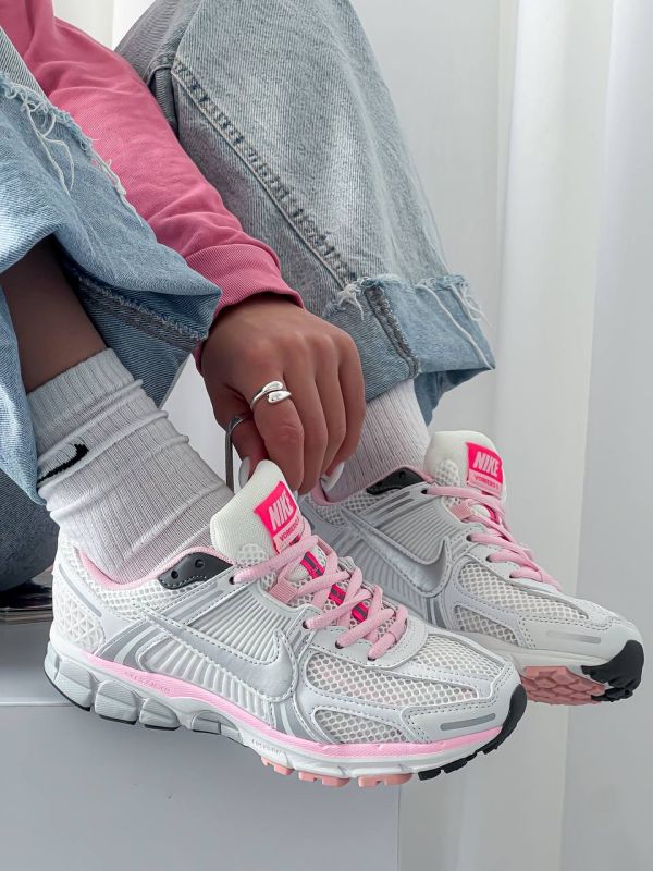 Zoom Vomero 5 Pink