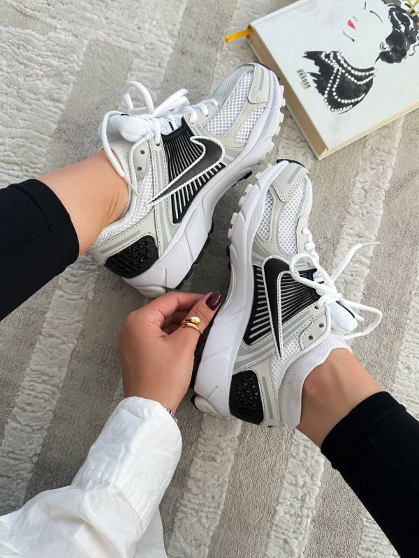 Zoom Vomero 5 White/Black 38