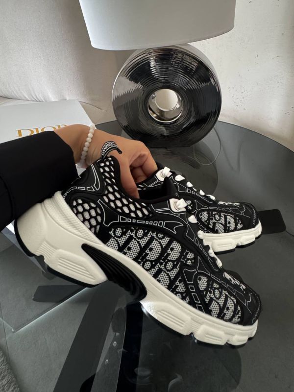 Dior Chrono Sneaker 36