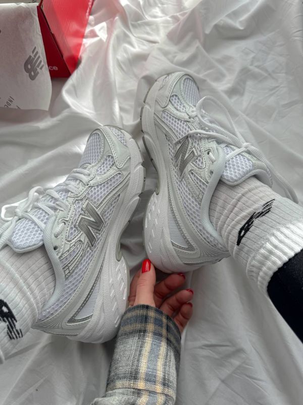 740 White 37