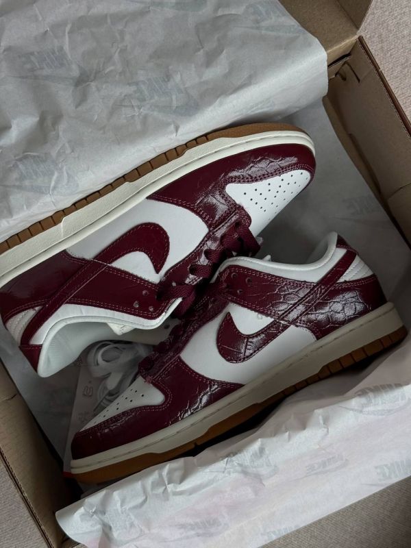 SB Dunk Burgundy Croc 36