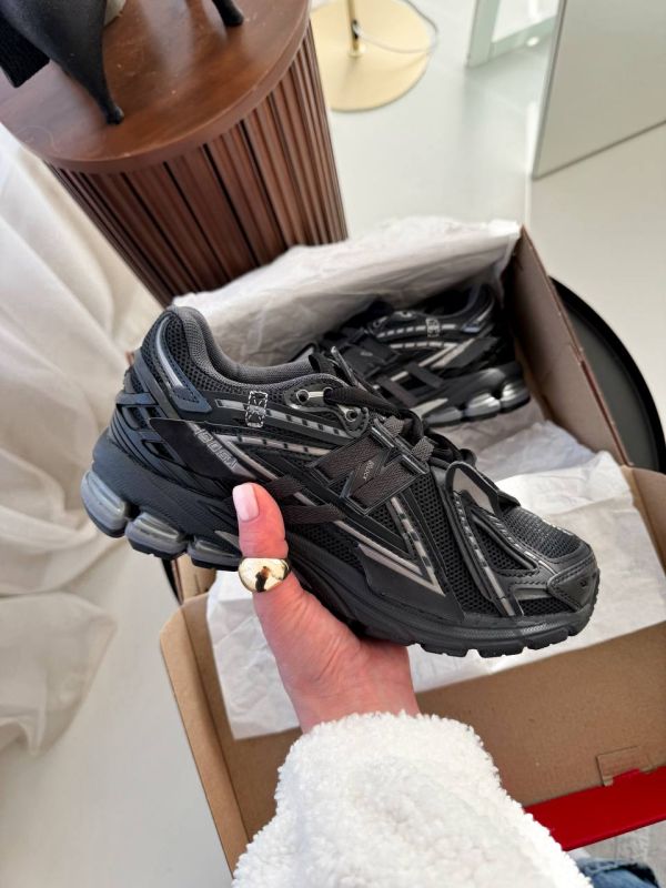 NB1906A Black 36