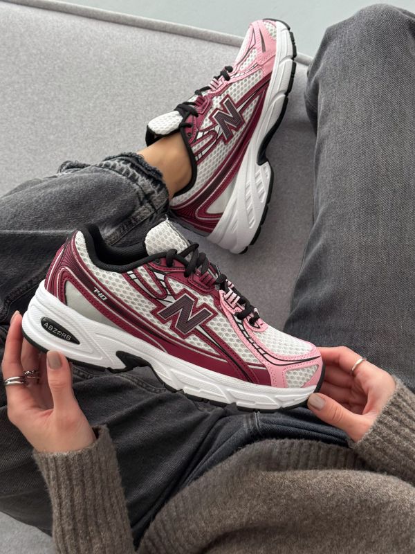 740 White/Burgundy 36