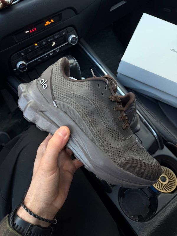 Alo Yoga Runner Brown 36