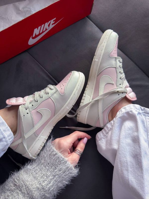 Dunk Low  Pink/Grey