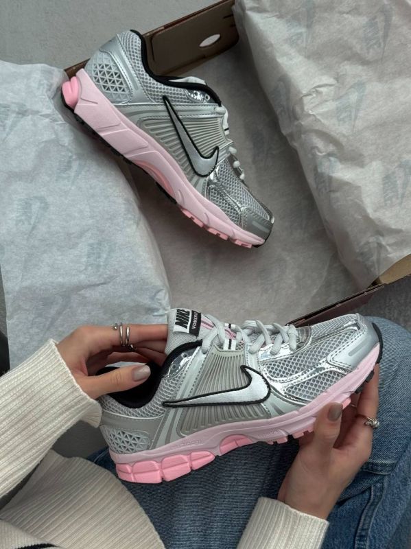 Zoom Vomero 5 Silver/Pink 36