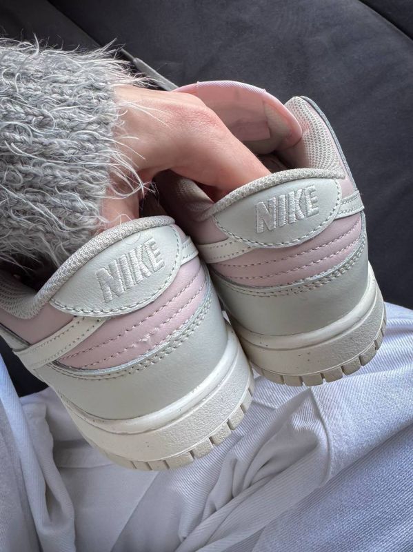 Dunk Low  Pink/Grey
