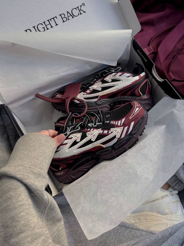 BE RIGHT BACK Burgundy 36