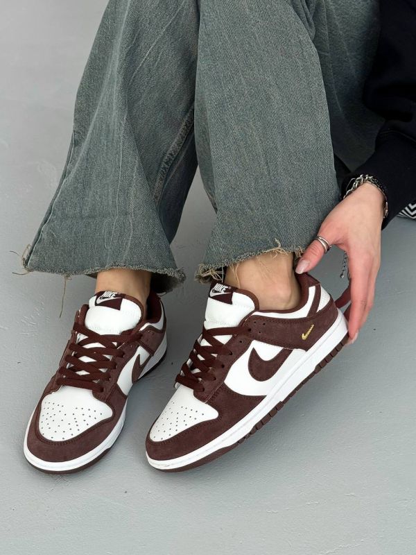DUNK LOW Sail/ Red Sepia-Metallic Gold