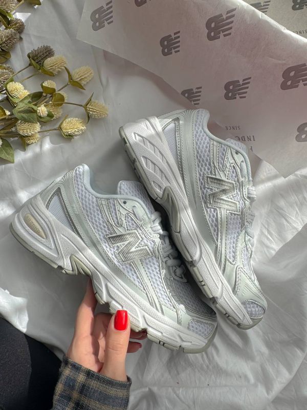 740 White 37