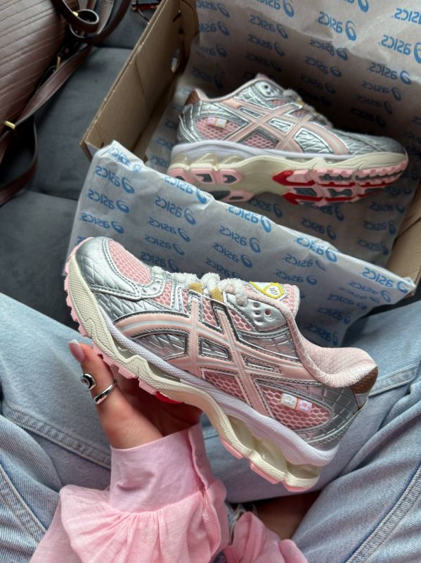 Gel Nimbus 10.1 Strawberry Split Pack 36