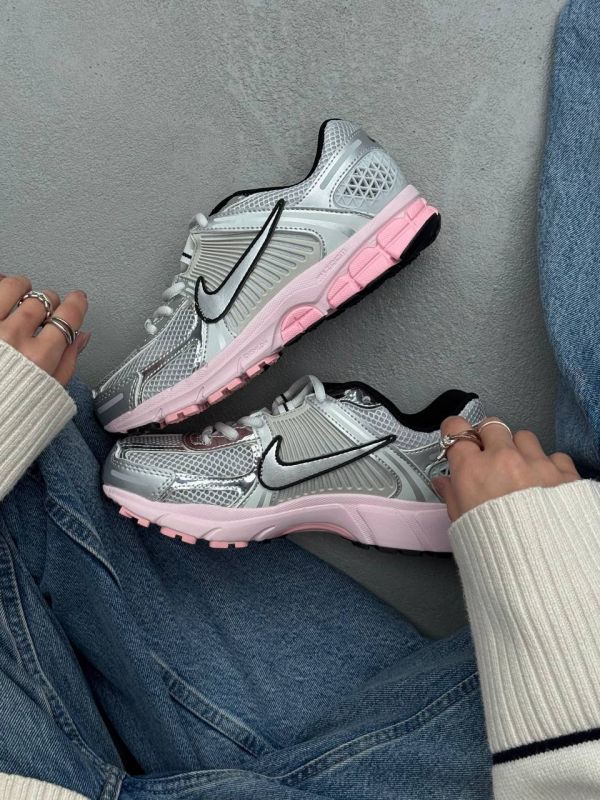 Zoom Vomero 5 Silver/Pink 36