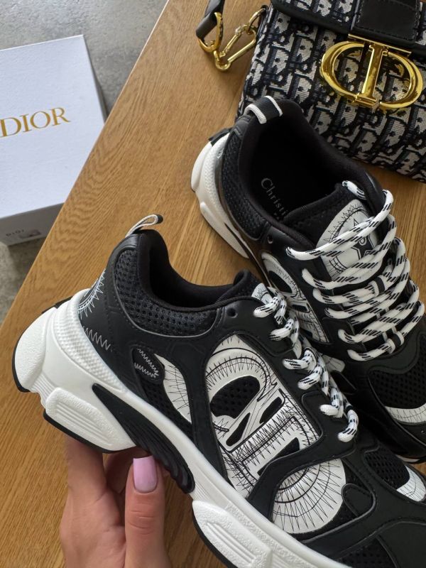 Dior Chrono Sneaker 36