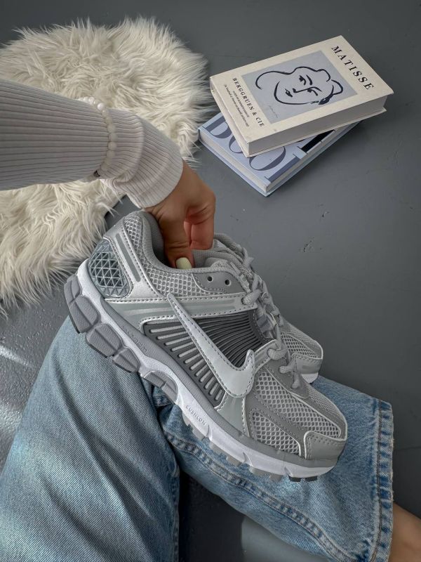 Zoom Vomero 5 Silver 37