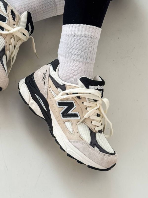 New Balance 990 Beige/Black 38