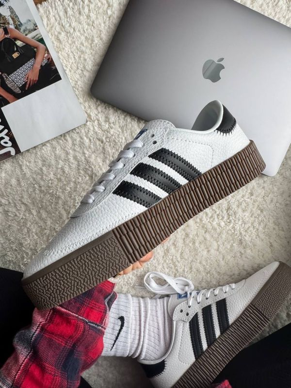 Samba White/Black