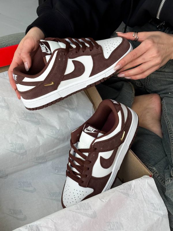 DUNK LOW Sail/ Red Sepia-Metallic Gold