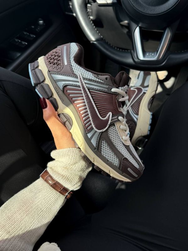 Zoom Vomero 5 Brown 36
