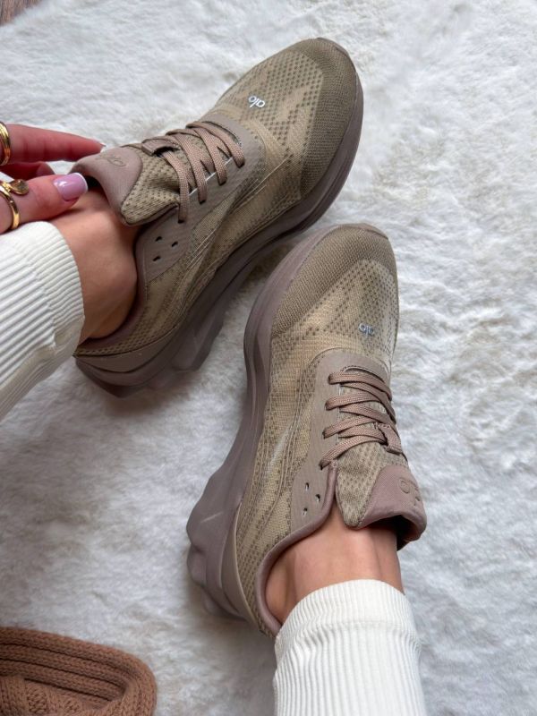 Alo Yoga Runner Khaki 36