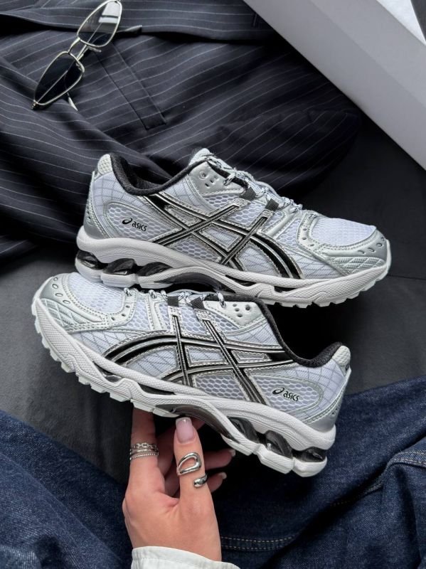 Gel Nimbus 10.1 Silver/Black 36