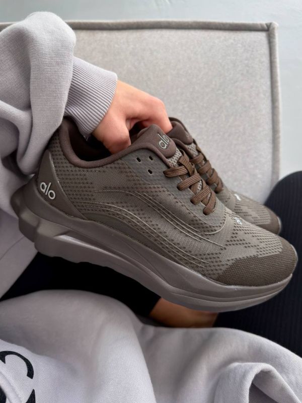 Alo Yoga Runner Brown 36