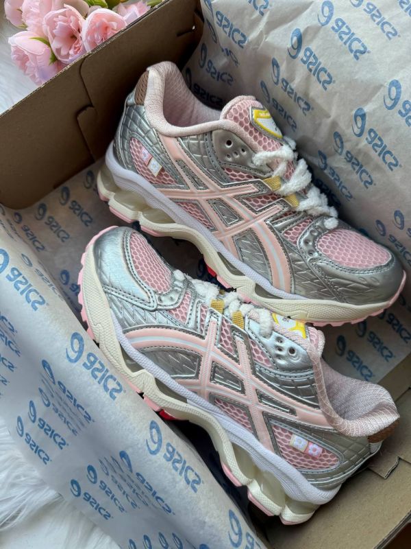 Gel Nimbus 10.1 Strawberry Split Pack 36
