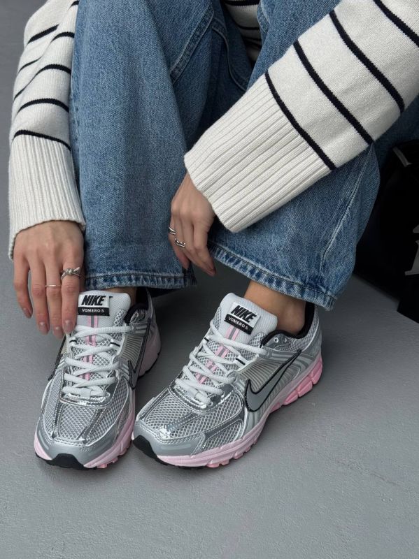 Zoom Vomero 5 Silver/Pink 36