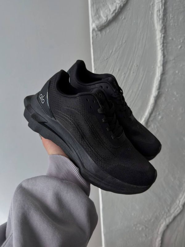 Alo Yoga Runner Black 36