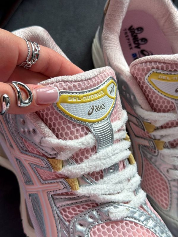 Gel Nimbus 10.1 Strawberry Split Pack 36