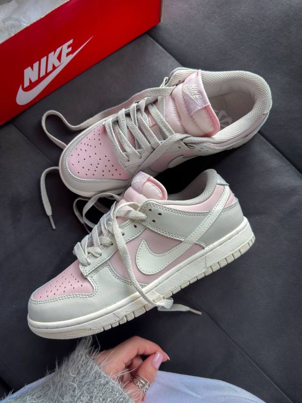 Dunk Low  Pink/Grey